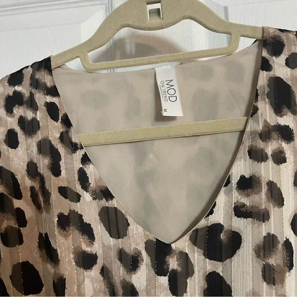 Mod on trend leopard flowy dress - Picture 3 of 5